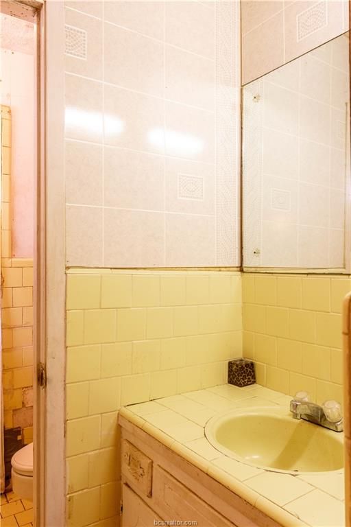 1009 W 18th St, Bryan, TX 77803
